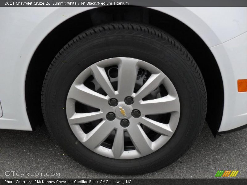 Summit White / Jet Black/Medium Titanium 2011 Chevrolet Cruze LS
