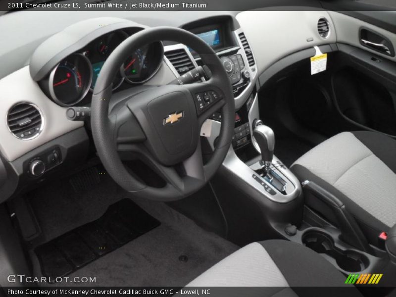 Summit White / Jet Black/Medium Titanium 2011 Chevrolet Cruze LS