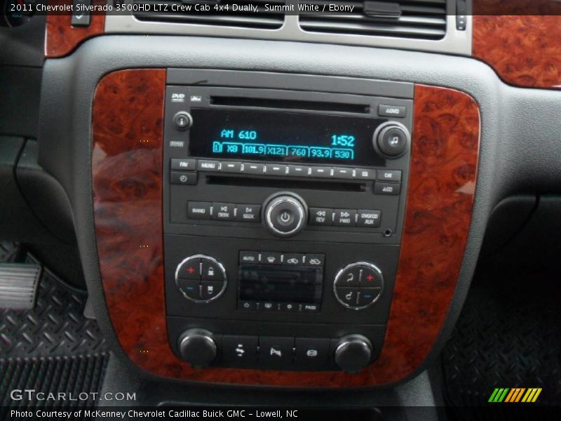Controls of 2011 Silverado 3500HD LTZ Crew Cab 4x4 Dually