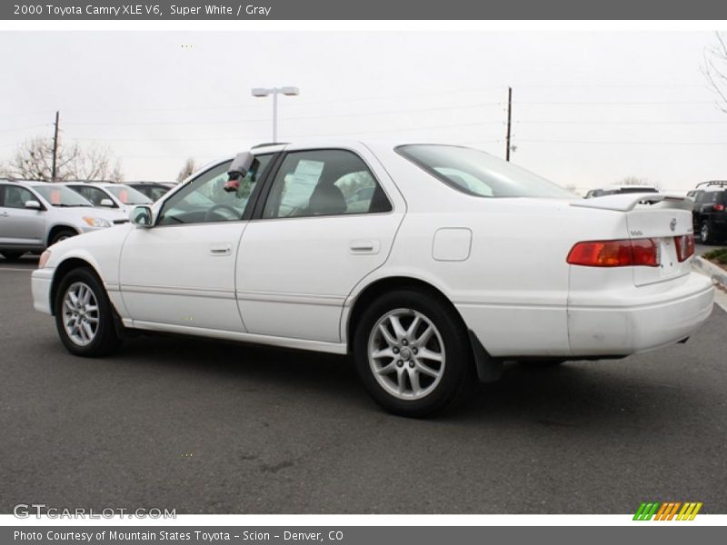 Super White / Gray 2000 Toyota Camry XLE V6