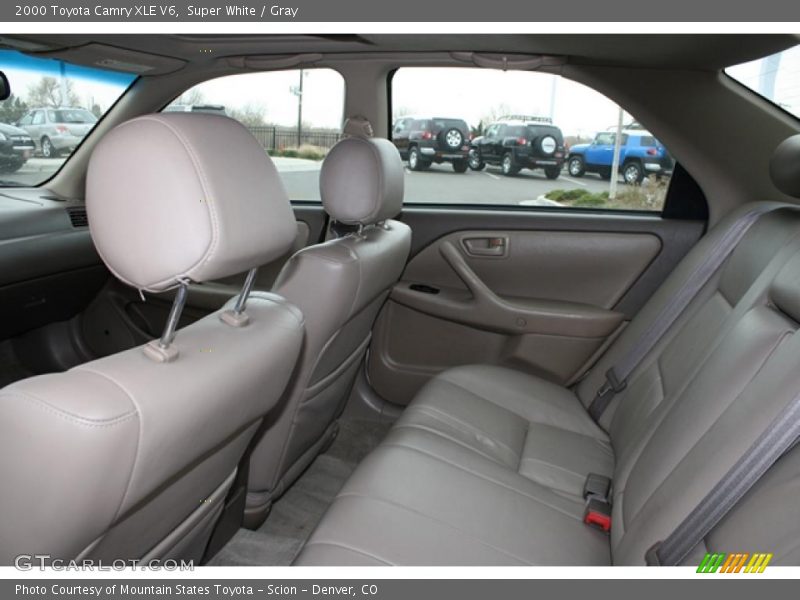 Super White / Gray 2000 Toyota Camry XLE V6
