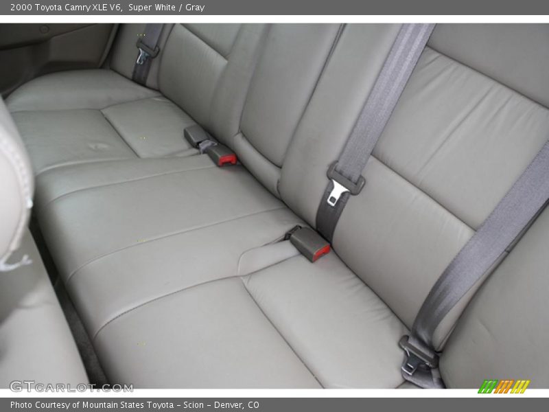 Super White / Gray 2000 Toyota Camry XLE V6