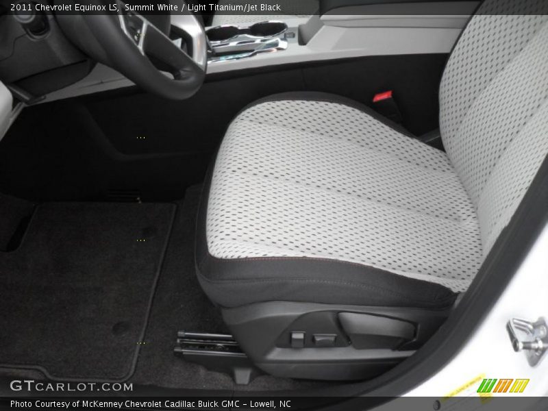 Summit White / Light Titanium/Jet Black 2011 Chevrolet Equinox LS