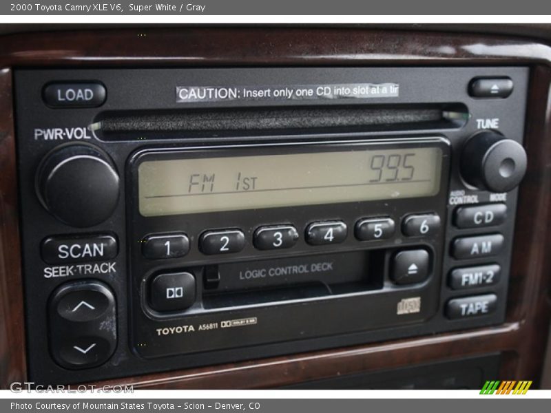 Super White / Gray 2000 Toyota Camry XLE V6