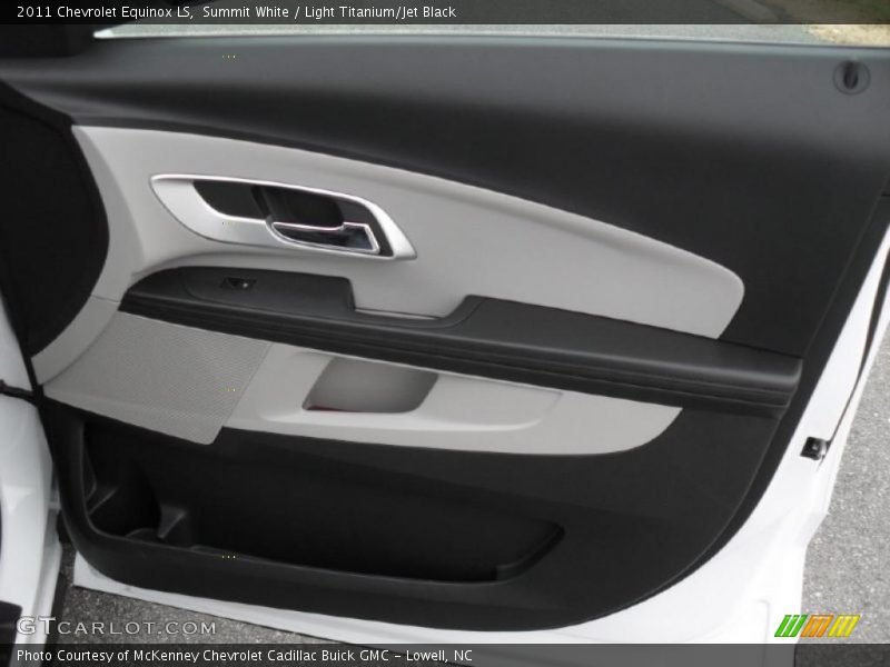 Summit White / Light Titanium/Jet Black 2011 Chevrolet Equinox LS