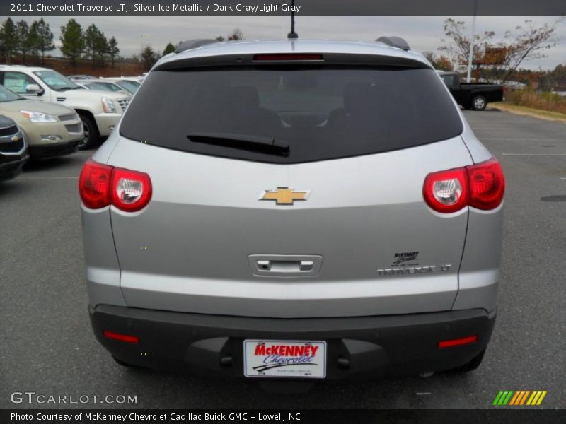 Silver Ice Metallic / Dark Gray/Light Gray 2011 Chevrolet Traverse LT