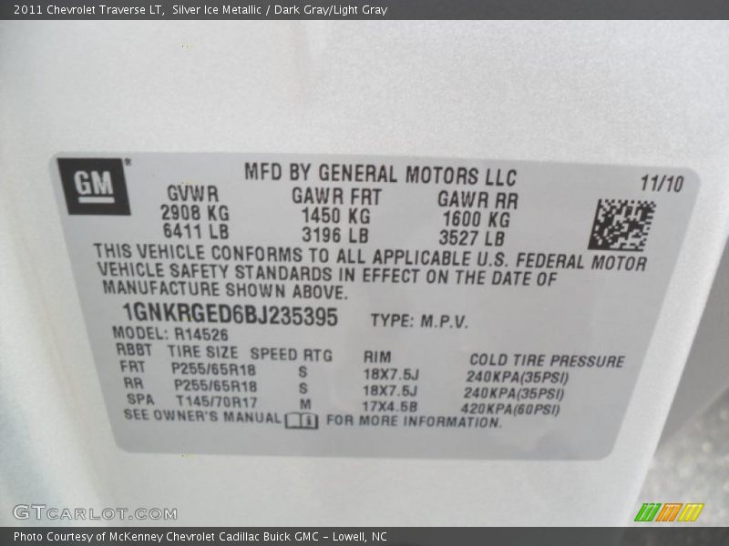 Silver Ice Metallic / Dark Gray/Light Gray 2011 Chevrolet Traverse LT