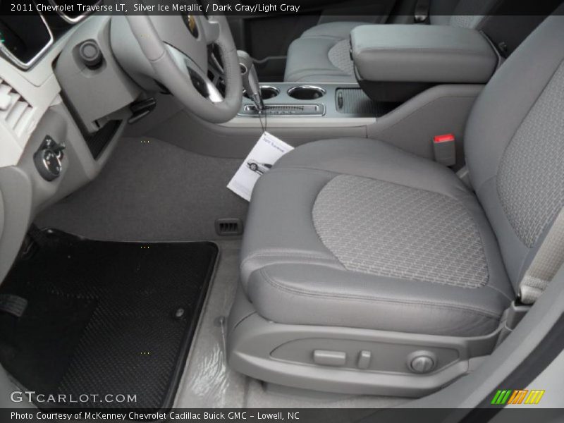 Silver Ice Metallic / Dark Gray/Light Gray 2011 Chevrolet Traverse LT