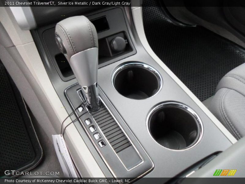Silver Ice Metallic / Dark Gray/Light Gray 2011 Chevrolet Traverse LT