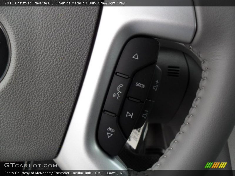 Silver Ice Metallic / Dark Gray/Light Gray 2011 Chevrolet Traverse LT