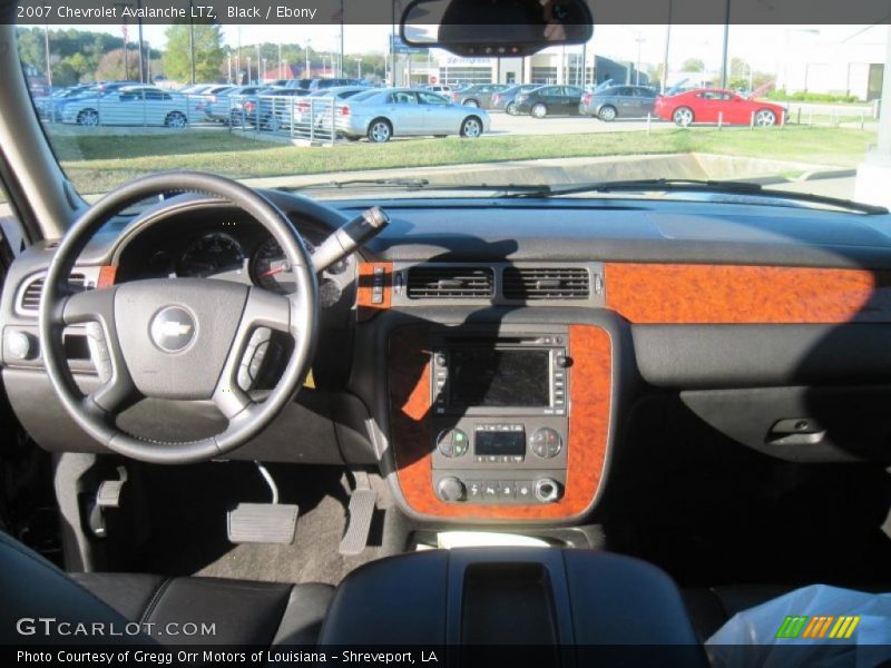 Black / Ebony 2007 Chevrolet Avalanche LTZ