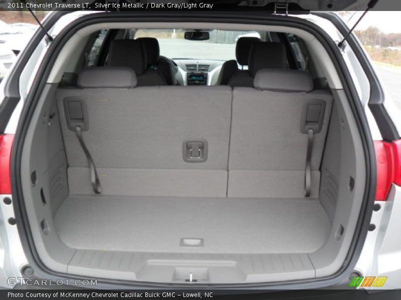Silver Ice Metallic / Dark Gray/Light Gray 2011 Chevrolet Traverse LT