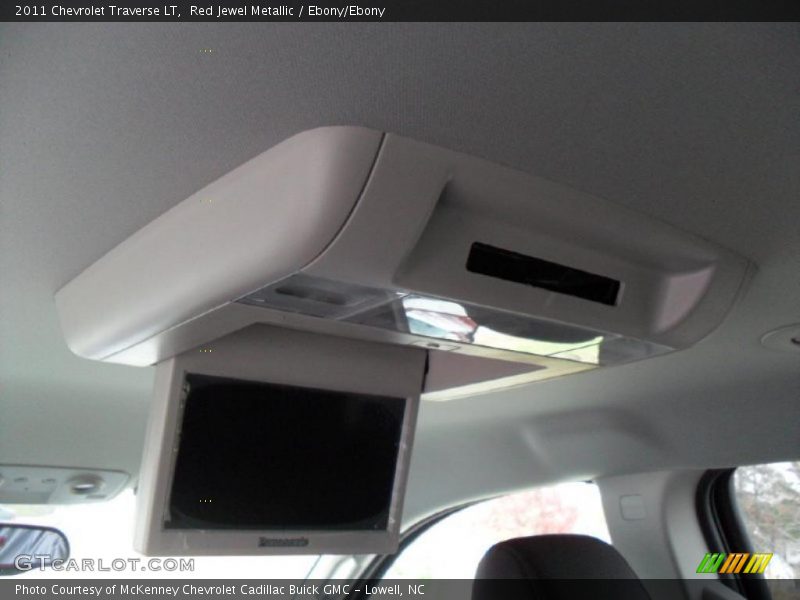 Red Jewel Metallic / Ebony/Ebony 2011 Chevrolet Traverse LT
