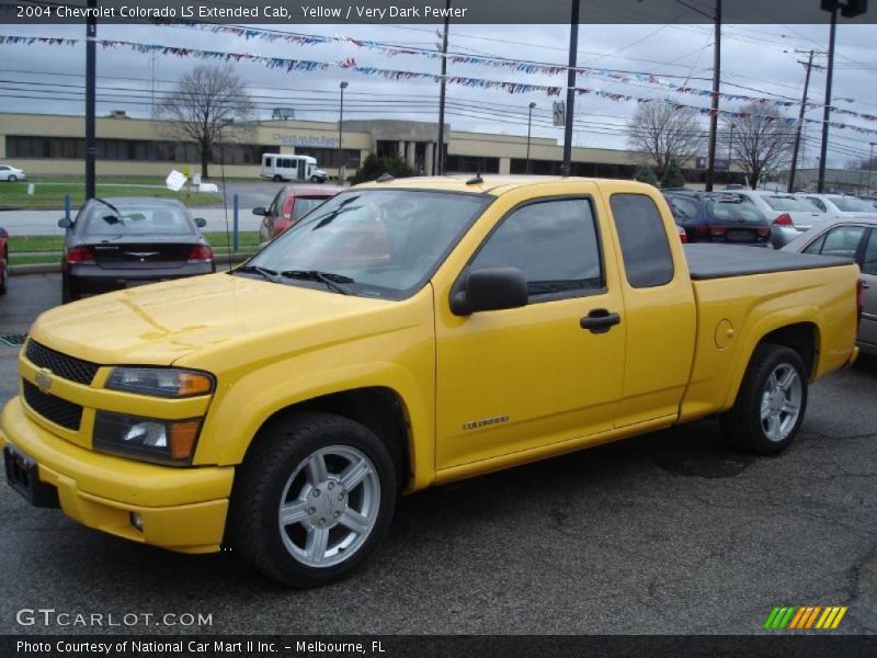 Front 3/4 View of 2004 Colorado LS Extended Cab