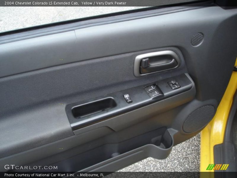 Door Panel of 2004 Colorado LS Extended Cab