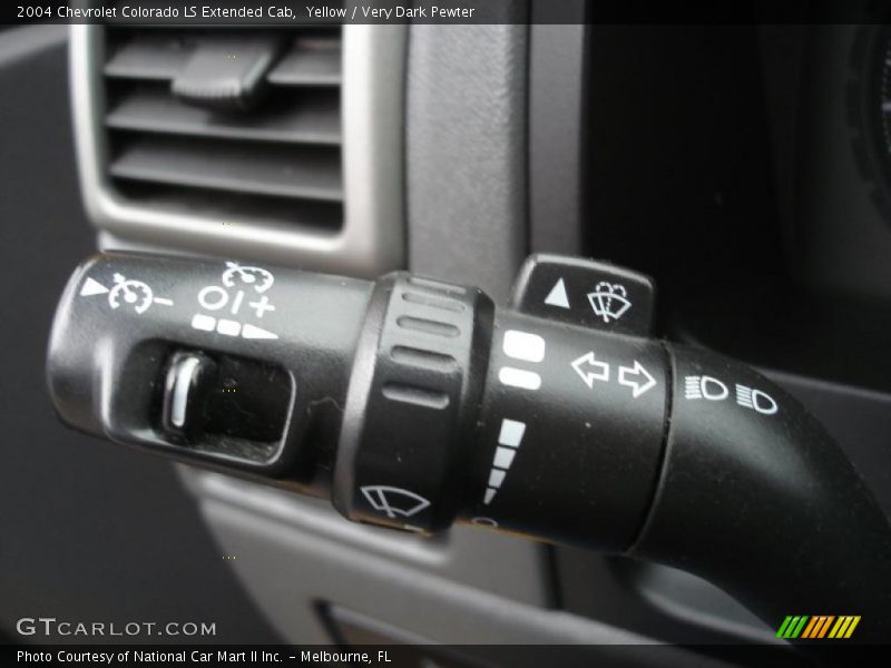 Controls of 2004 Colorado LS Extended Cab