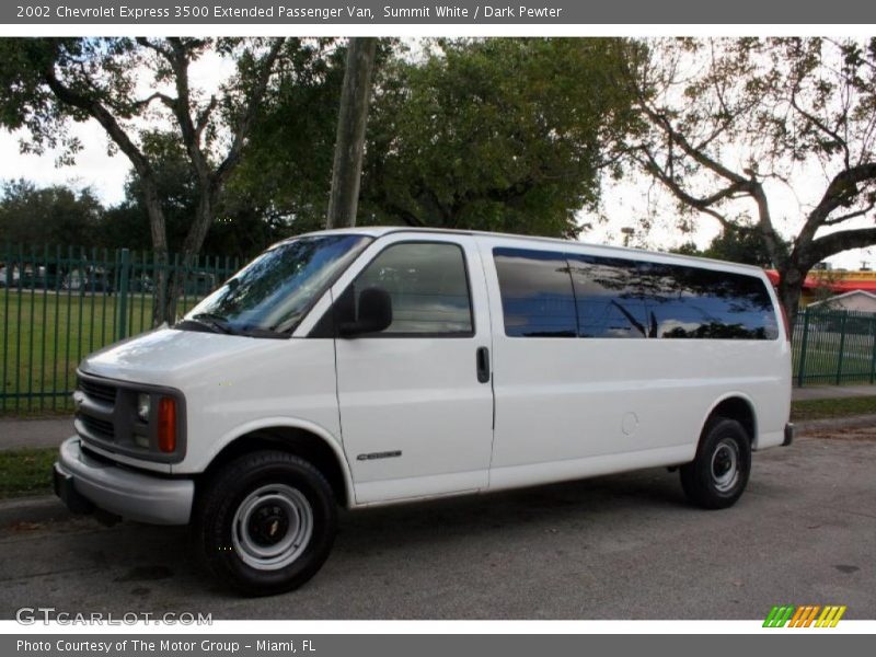 Summit White / Dark Pewter 2002 Chevrolet Express 3500 Extended Passenger Van