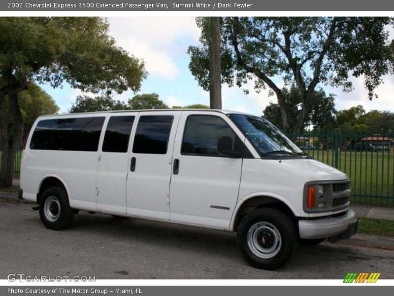 Summit White / Dark Pewter 2002 Chevrolet Express 3500 Extended Passenger Van