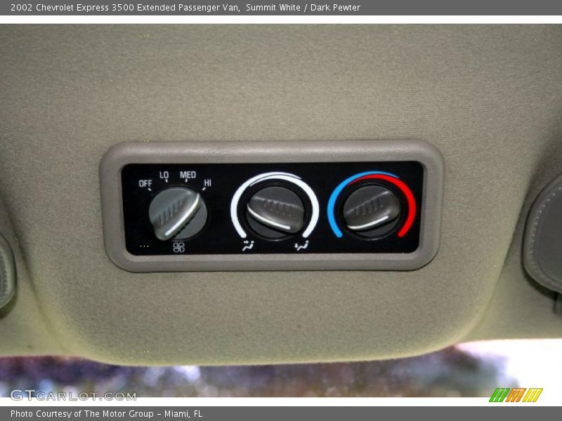 Summit White / Dark Pewter 2002 Chevrolet Express 3500 Extended Passenger Van