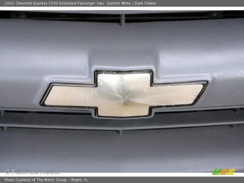 Summit White / Dark Pewter 2002 Chevrolet Express 3500 Extended Passenger Van