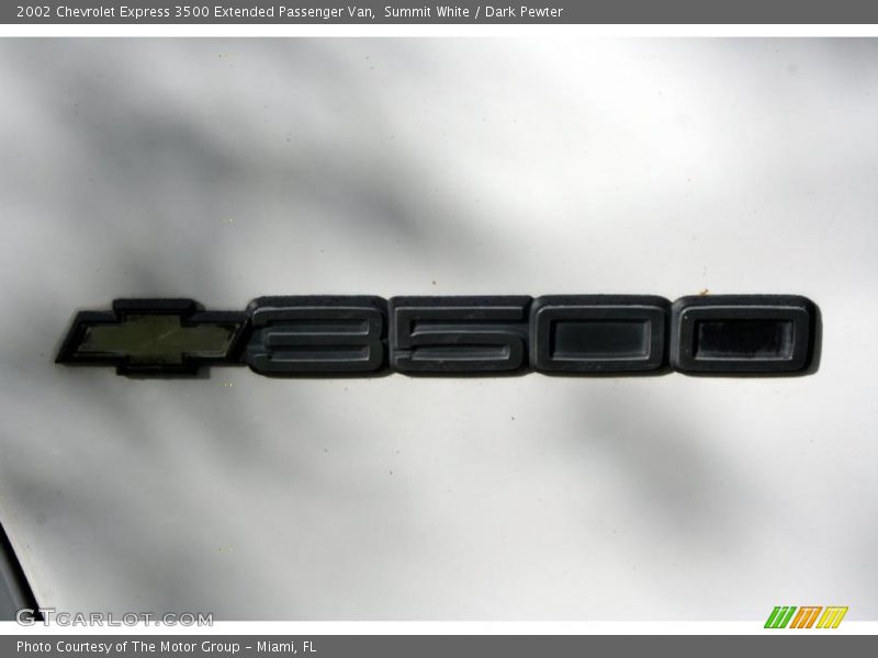 Summit White / Dark Pewter 2002 Chevrolet Express 3500 Extended Passenger Van