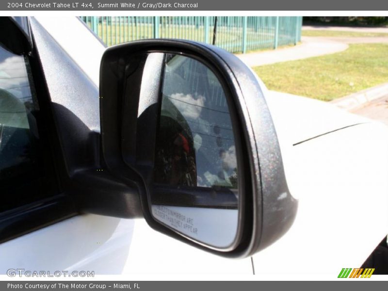 Summit White / Gray/Dark Charcoal 2004 Chevrolet Tahoe LT 4x4