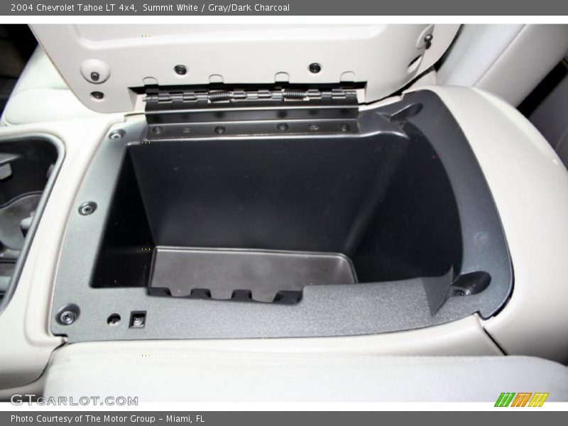 Summit White / Gray/Dark Charcoal 2004 Chevrolet Tahoe LT 4x4