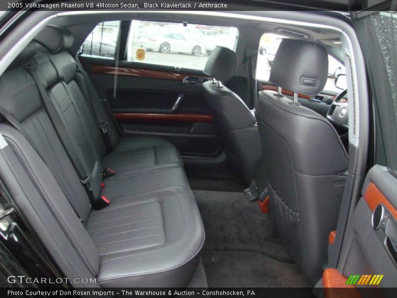  2005 Phaeton V8 4Motion Sedan Anthracite Interior