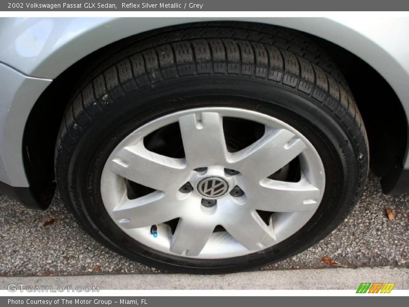 Reflex Silver Metallic / Grey 2002 Volkswagen Passat GLX Sedan