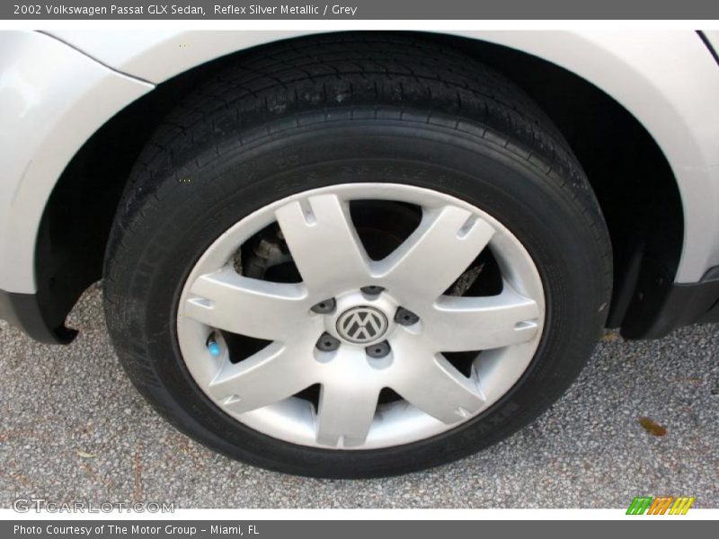 Reflex Silver Metallic / Grey 2002 Volkswagen Passat GLX Sedan