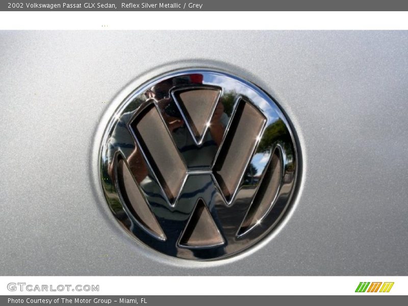 Reflex Silver Metallic / Grey 2002 Volkswagen Passat GLX Sedan