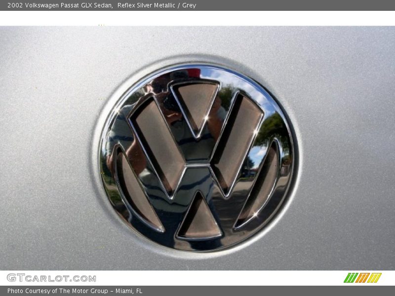 Reflex Silver Metallic / Grey 2002 Volkswagen Passat GLX Sedan