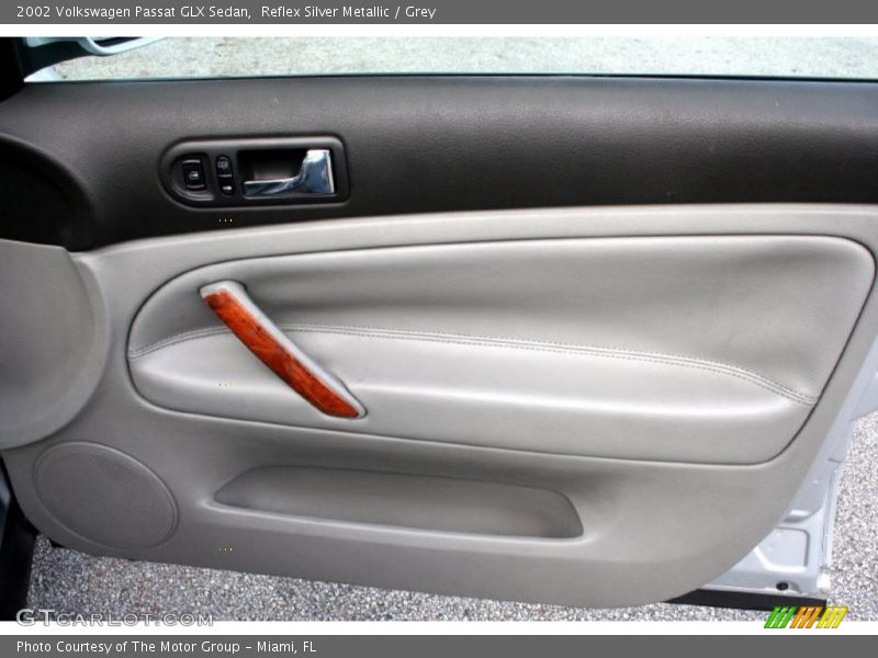 Reflex Silver Metallic / Grey 2002 Volkswagen Passat GLX Sedan