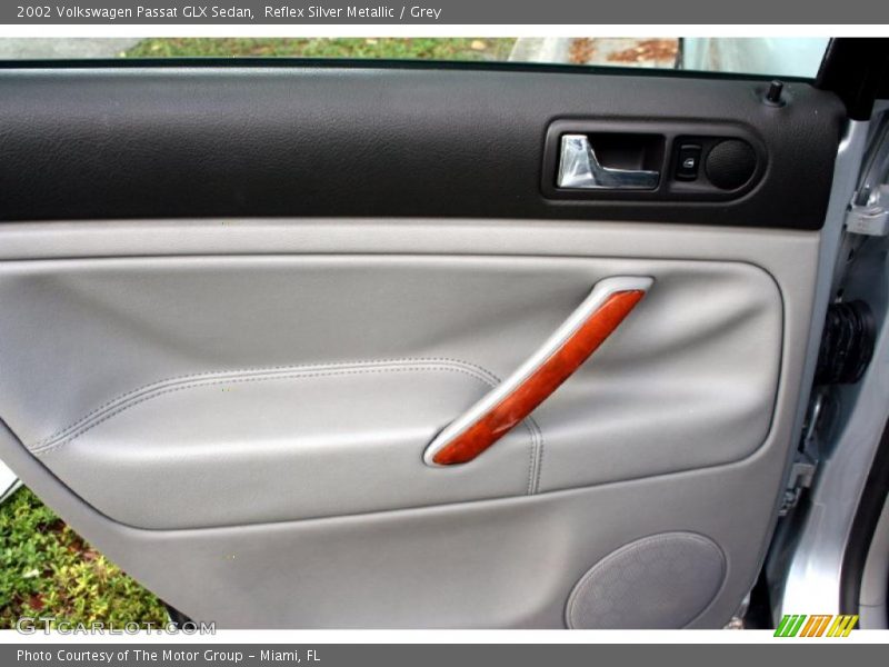 Reflex Silver Metallic / Grey 2002 Volkswagen Passat GLX Sedan