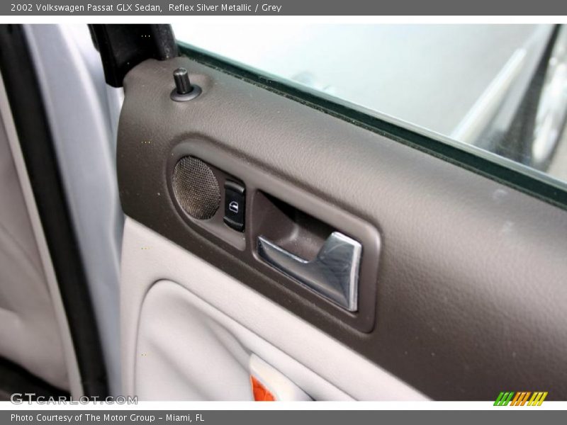 Reflex Silver Metallic / Grey 2002 Volkswagen Passat GLX Sedan