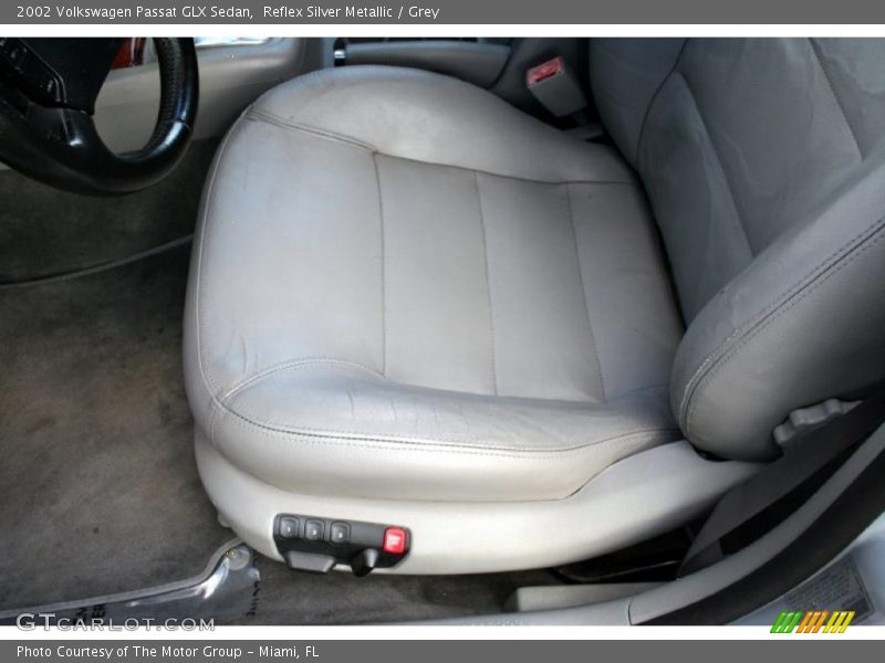 Reflex Silver Metallic / Grey 2002 Volkswagen Passat GLX Sedan