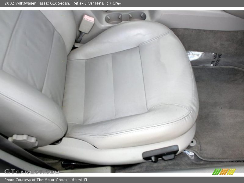 Reflex Silver Metallic / Grey 2002 Volkswagen Passat GLX Sedan