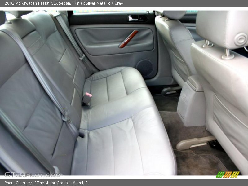 Reflex Silver Metallic / Grey 2002 Volkswagen Passat GLX Sedan