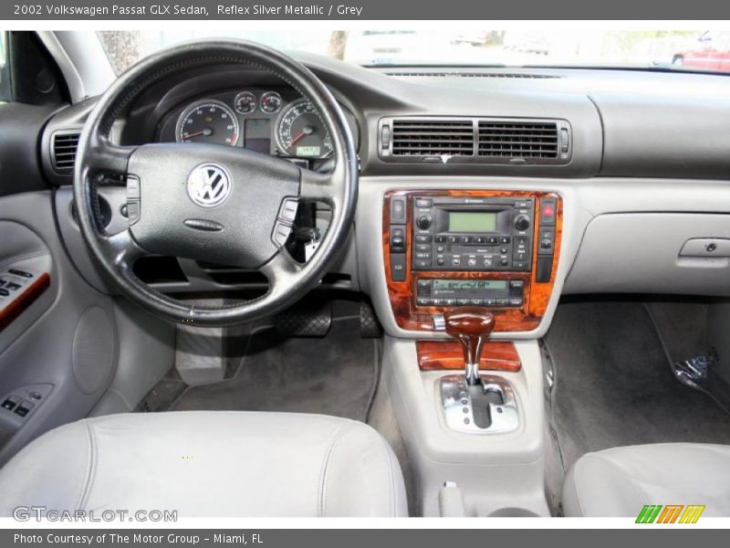 Reflex Silver Metallic / Grey 2002 Volkswagen Passat GLX Sedan