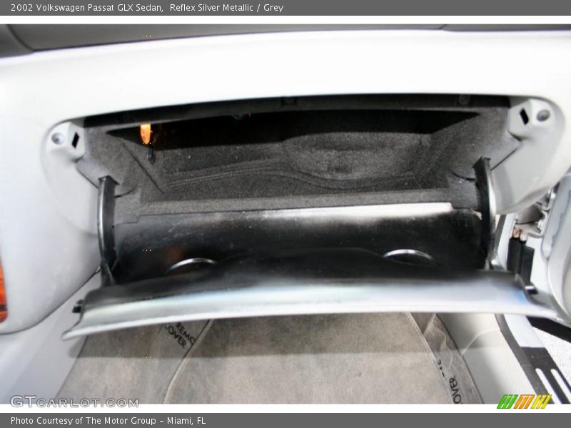 Reflex Silver Metallic / Grey 2002 Volkswagen Passat GLX Sedan
