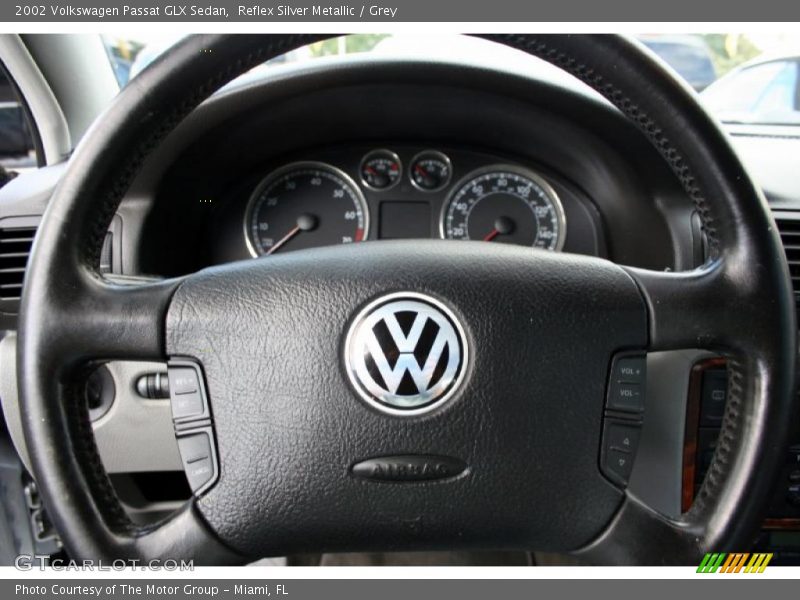 Reflex Silver Metallic / Grey 2002 Volkswagen Passat GLX Sedan