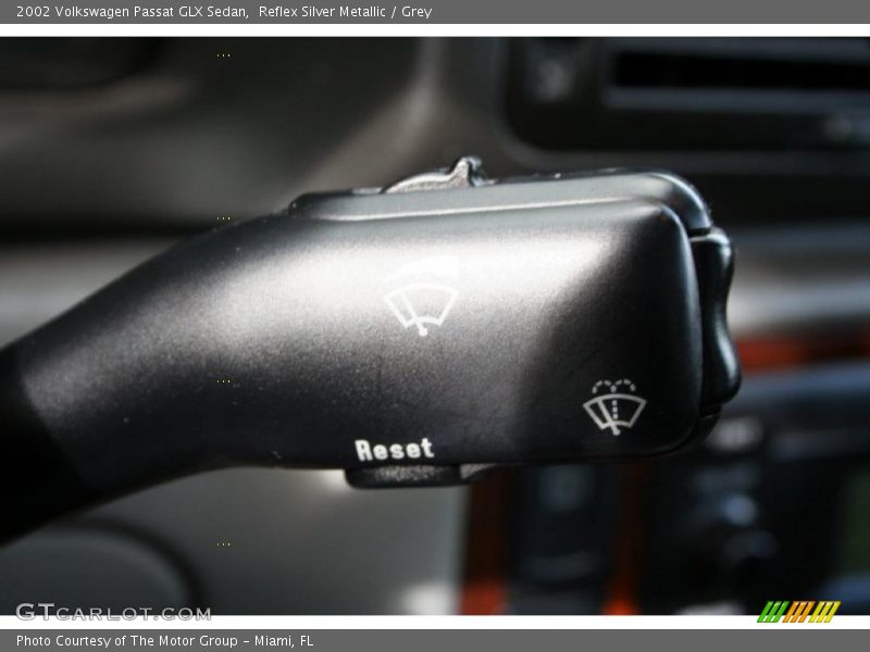 Reflex Silver Metallic / Grey 2002 Volkswagen Passat GLX Sedan