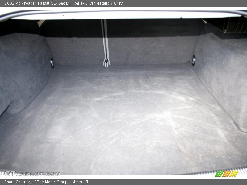 Reflex Silver Metallic / Grey 2002 Volkswagen Passat GLX Sedan