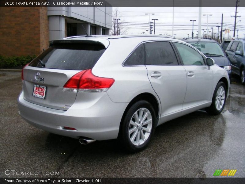 Classic Silver Metallic / Ivory 2010 Toyota Venza AWD