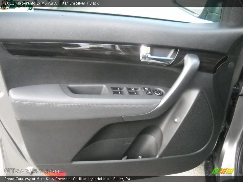 Titanium Silver / Black 2011 Kia Sorento LX V6 AWD