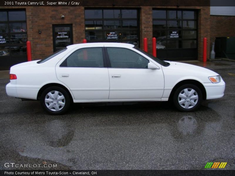 Super White / Gray 2001 Toyota Camry LE