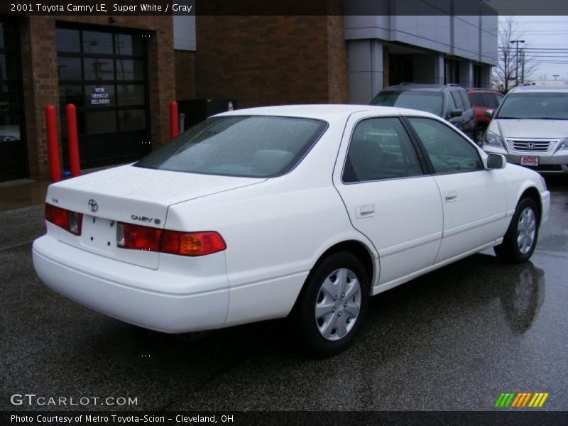 Super White / Gray 2001 Toyota Camry LE