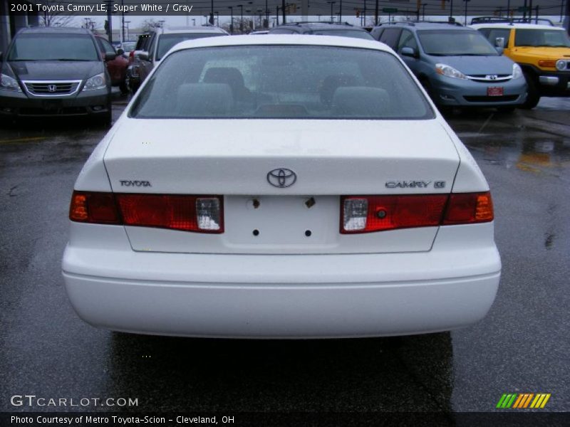 Super White / Gray 2001 Toyota Camry LE