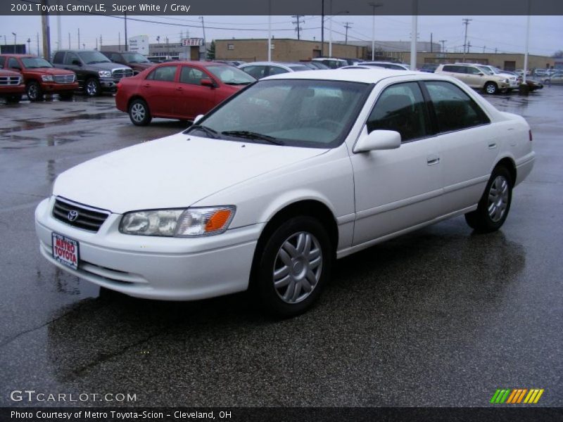 Super White / Gray 2001 Toyota Camry LE