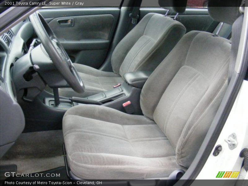 Super White / Gray 2001 Toyota Camry LE
